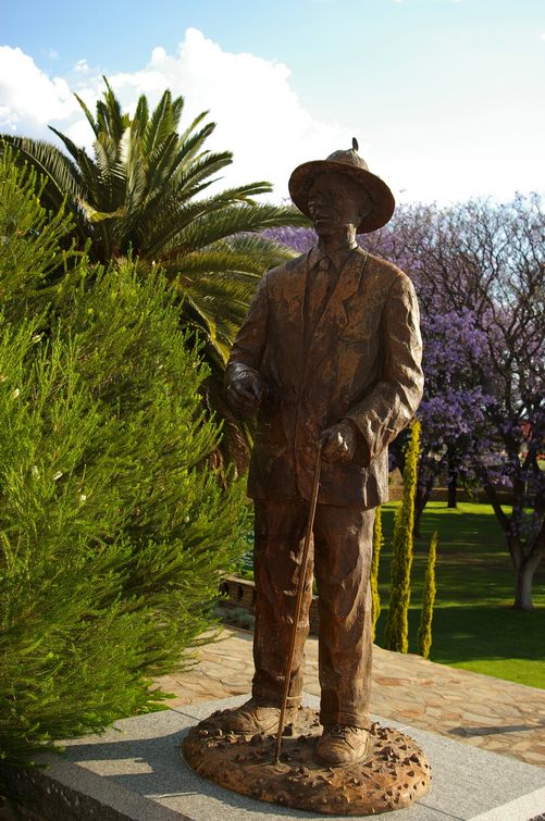 030 Namibia Okt 2006  Hendrik Witbooi Namafuehrer.JPG